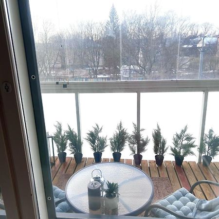 Stella'S Apartment - City Center - Free Secure Parking - Big Sun Terrace - Air Conditioning - Wifi - Tram To The Tallinn Bus Station And Old Town Luaran gambar