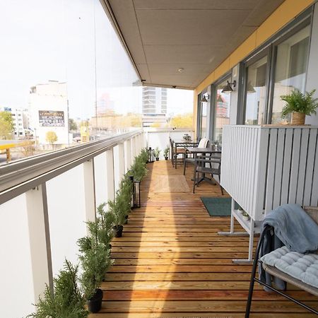 Stella'S Apartment - City Center - Free Secure Parking - Big Sun Terrace - Air Conditioning - Wifi - Tram To The Tallinn Bus Station And Old Town Luaran gambar