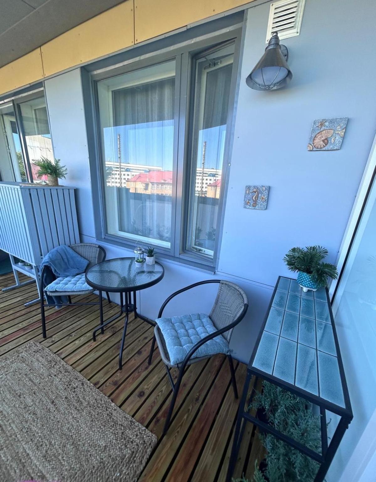 Stella'S Apartment - City Center - Free Secure Parking - Big Sun Terrace - Air Conditioning - Wifi - Tram To The Tallinn Bus Station And Old Town Luaran gambar