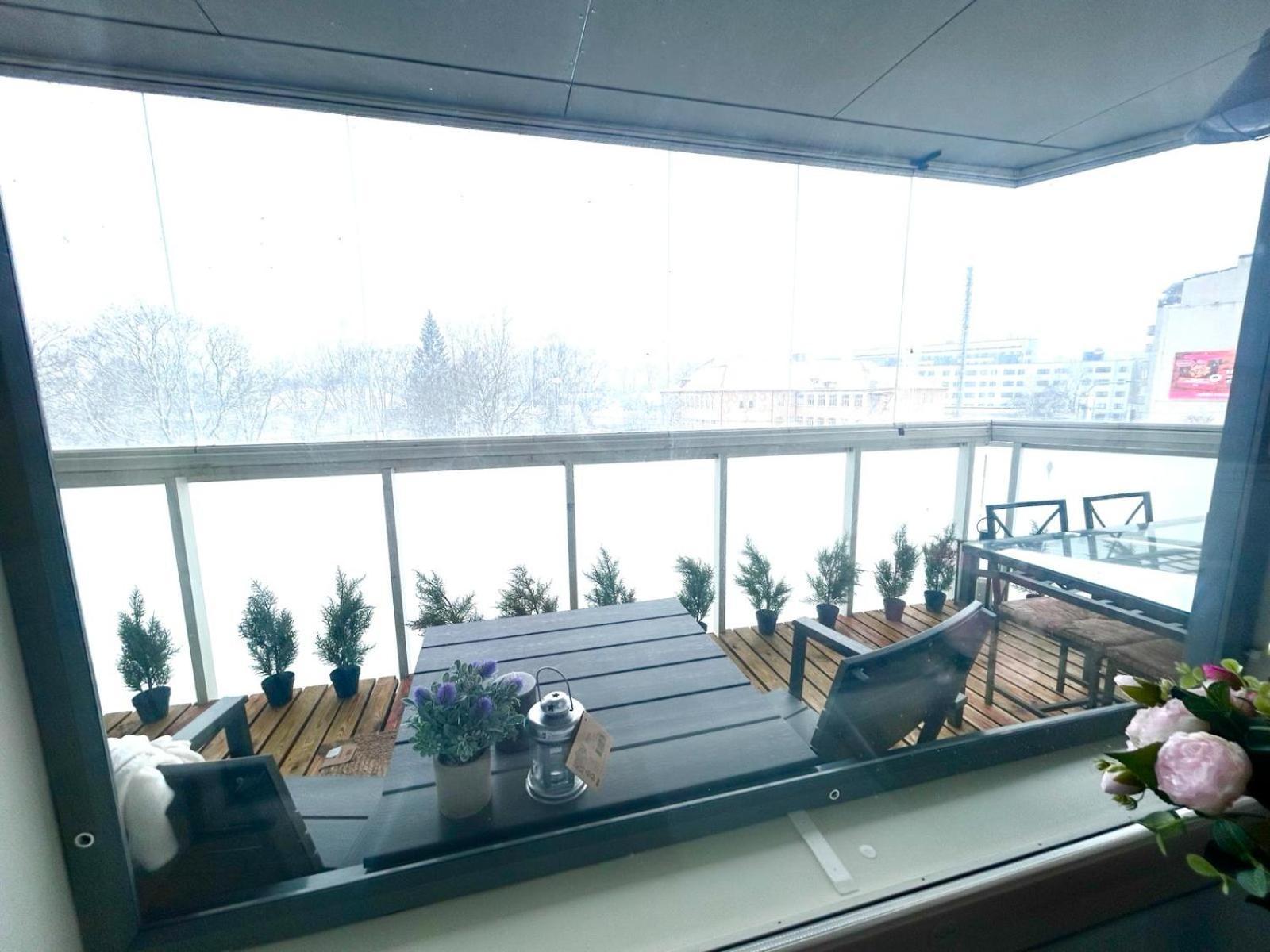 Stella'S Apartment - City Center - Free Secure Parking - Big Sun Terrace - Air Conditioning - Wifi - Tram To The Tallinn Bus Station And Old Town Luaran gambar