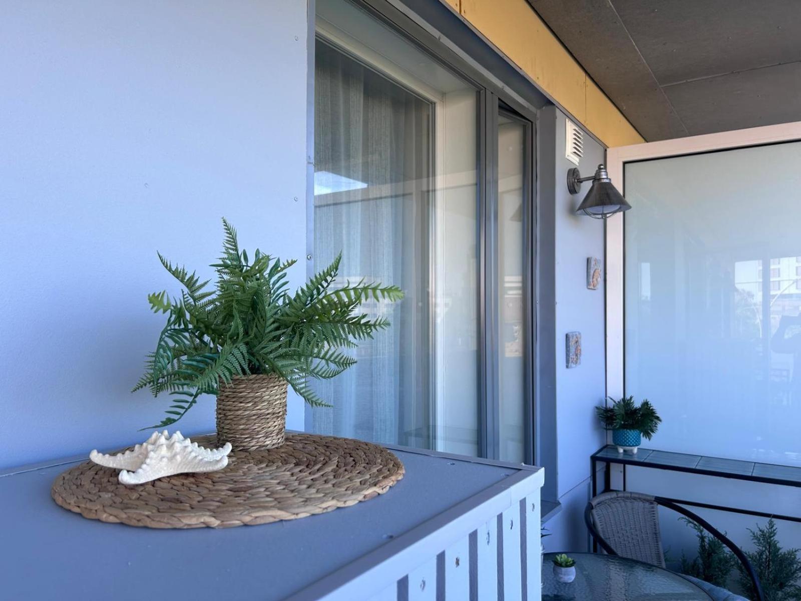 Stella'S Apartment - City Center - Free Secure Parking - Big Sun Terrace - Air Conditioning - Wifi - Tram To The Tallinn Bus Station And Old Town Luaran gambar