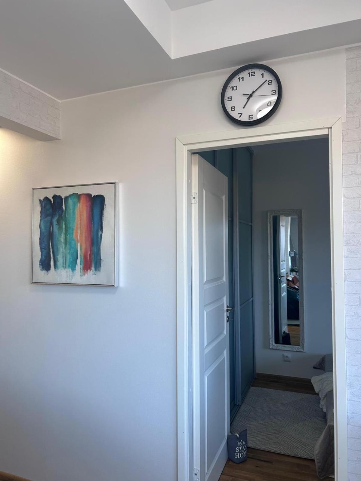 Stella'S Apartment - City Center - Free Secure Parking - Big Sun Terrace - Air Conditioning - Wifi - Tram To The Tallinn Bus Station And Old Town Luaran gambar