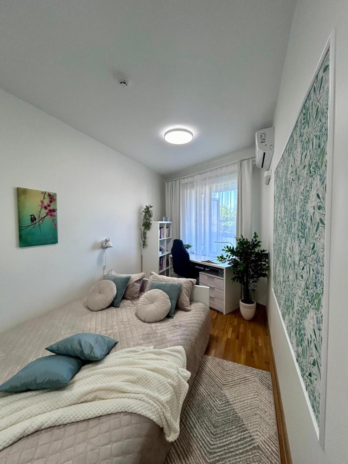 Stella'S Apartment - City Center - Free Secure Parking - Big Sun Terrace - Air Conditioning - Wifi - Tram To The Tallinn Bus Station And Old Town Luaran gambar