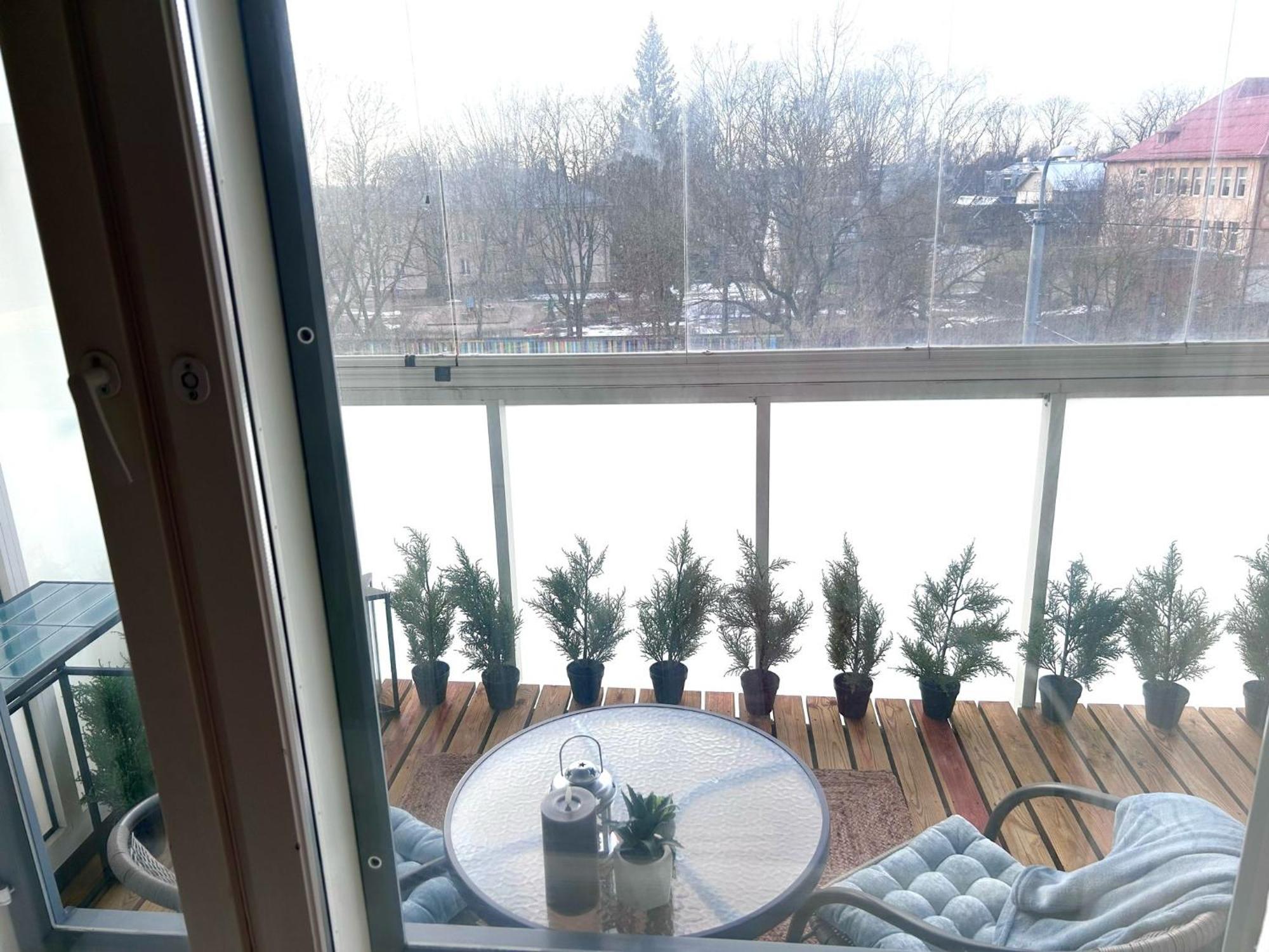 Stella'S Apartment - City Center - Free Secure Parking - Big Sun Terrace - Air Conditioning - Wifi - Tram To The Tallinn Bus Station And Old Town Luaran gambar